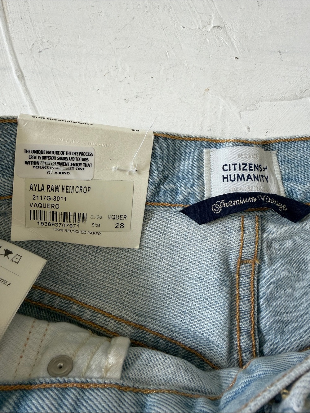 Citizens of Humanity Ayla Raw Hem Crop Jeans Size 28 NWT - Picture 6 of 12
